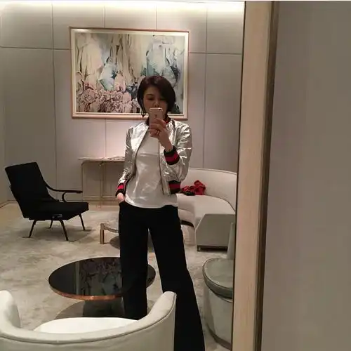 有人喜欢关之琳的私服么虽然是她五十多岁时的私...
