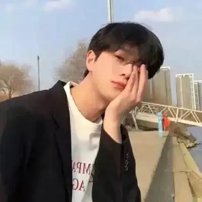 高清阳光成熟暖男头像