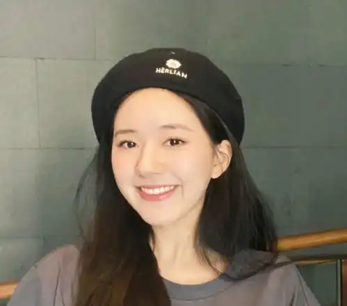 头包脸的女生有多好看不管是戴帽子还是眼镜,都洋气显脸小