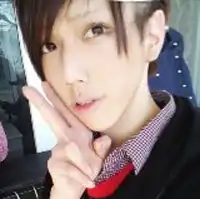 fzlol精选气质女女暧昧头像