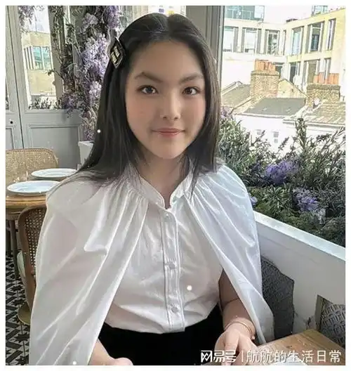 看了16岁森碟和14岁王诗龄的近照,才明白叶一茜和李湘的区别