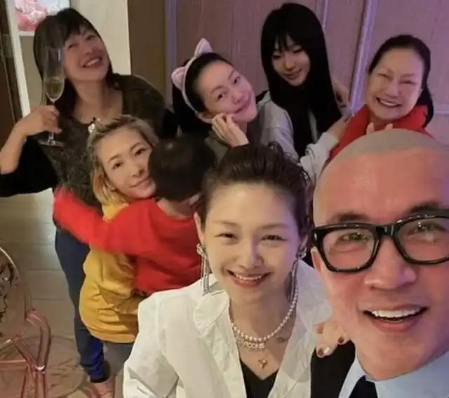 45岁的女人头像花的图片