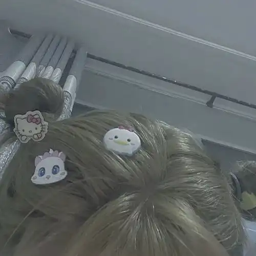 ins风格女生头像每次出门都会做好碰到你的准备不露脸女生头像