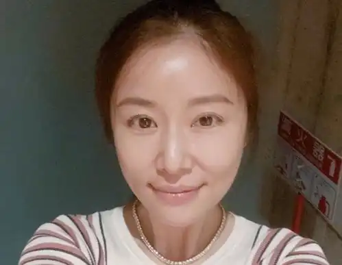 都结婚4年了,林心如还害羞的和小女孩一样,女儿真名也被曝光
