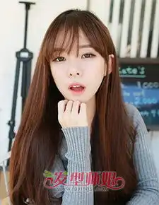 小脸女生时尚发型集锦让脸型更精致的烫发发型5